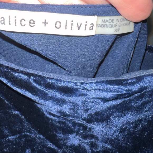 •Alice+Olivia• Craven One Shoulder Velvet Top Size Small - Picture 5 of 6